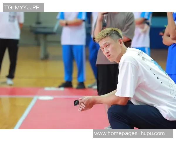 任骏飞领衔球队奋战新赛季展现篮球风采与拼搏精神的精彩瞬间 任骏飞领衔球队奋战新赛季展现篮球风采与拼搏精神的精彩瞬间